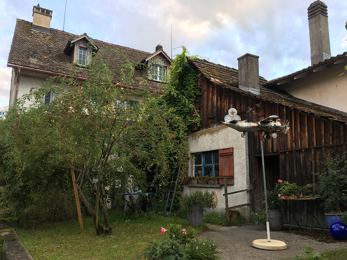 Kunsthaeuschen mit Garten